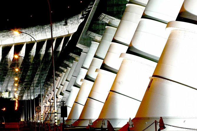 ITAIPU ILUMINADA COM JANTAR