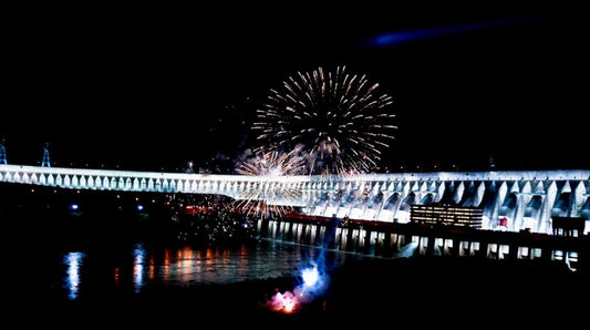 ITAIPU ILUMINADA COM JANTAR