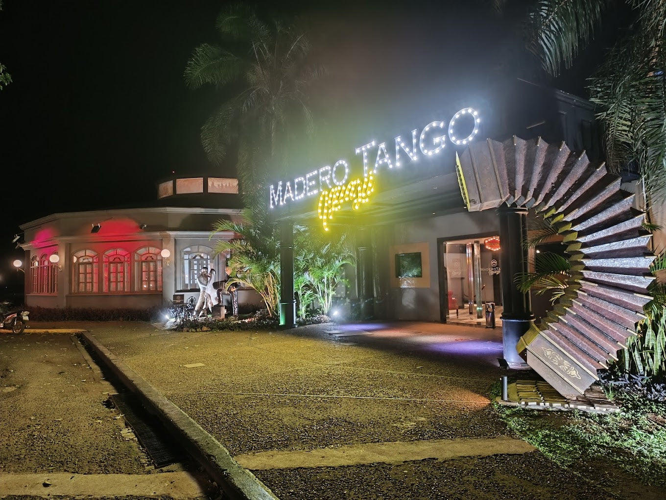 COMBOS OLIVERTUR - MADERO TANGO + CASSINO